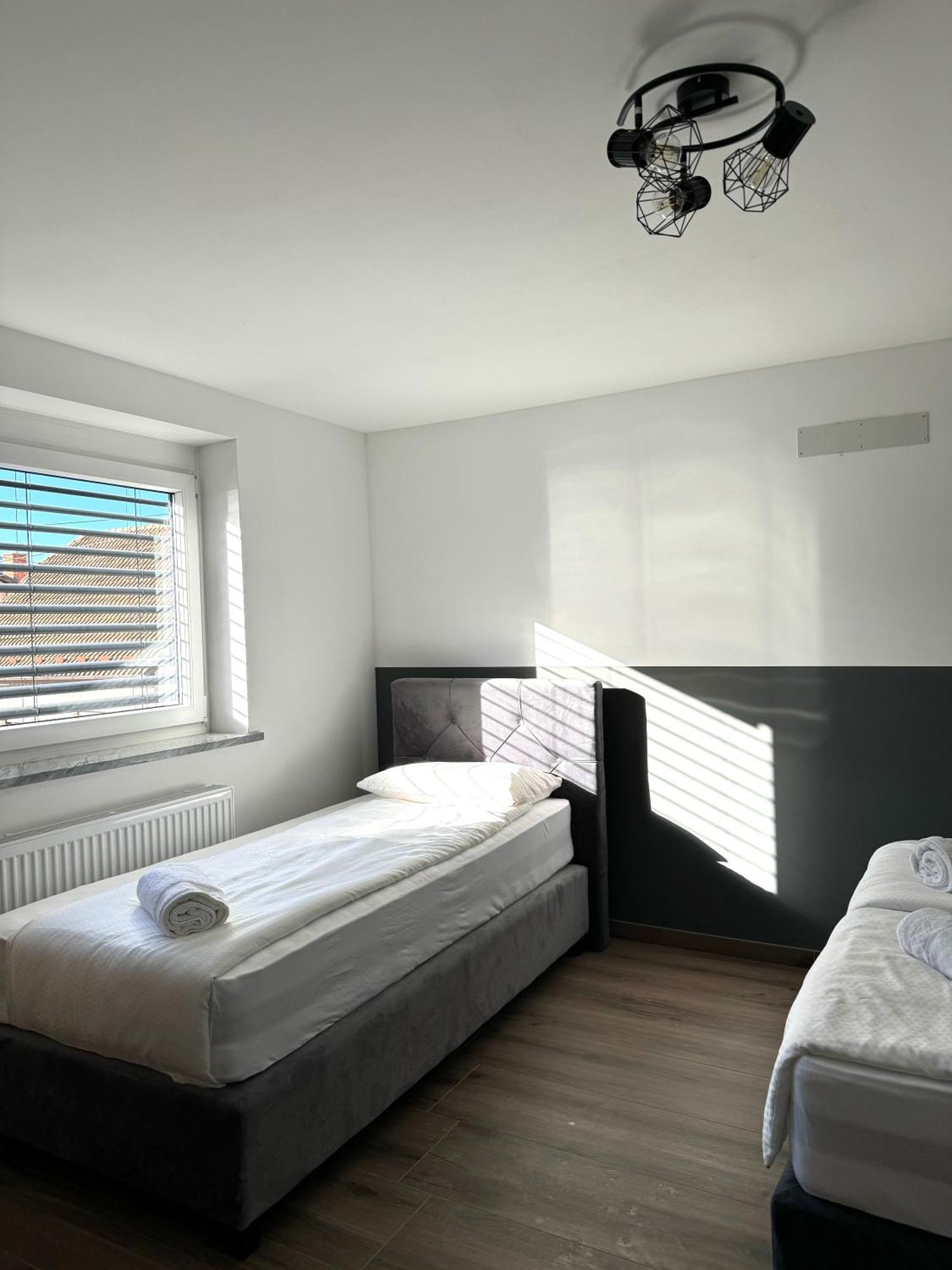 L&L Rooms Maribor Extérieur photo